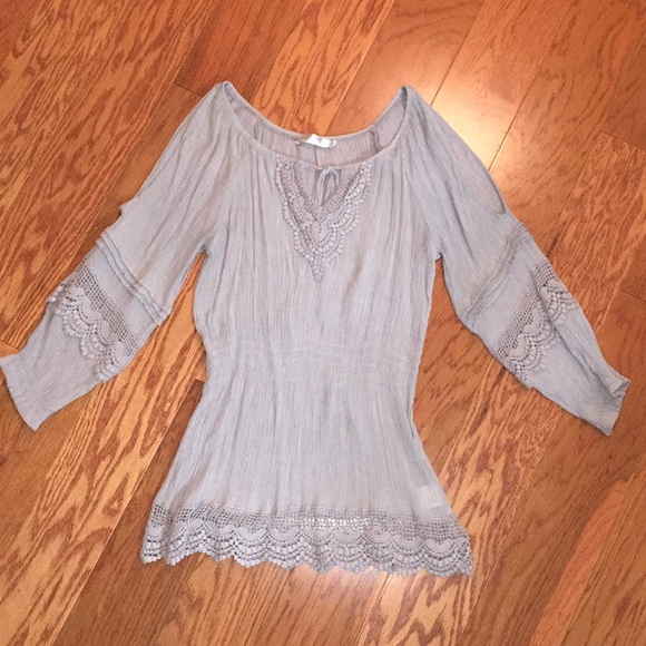 Solitaire , Cold shoulder shirt, gauzy material, L - Picture 2 of 7